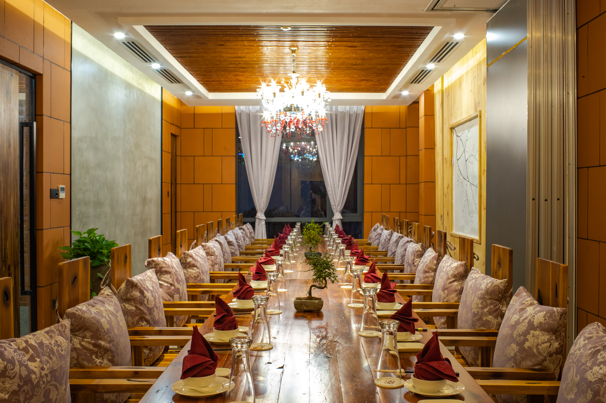 Nhà hàng có phòng riêng tại Đà Nẵng ngon tốt nhất – VIP nhất